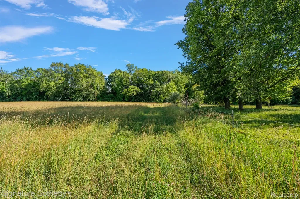 3915 Mcginnis Road Groveland Township MI 48442