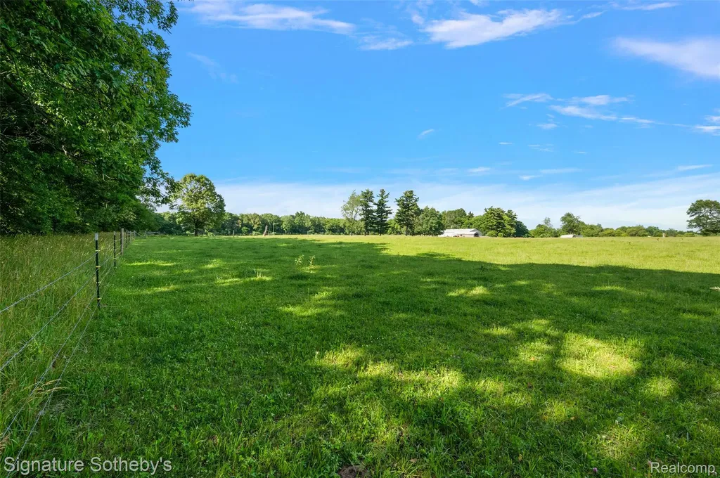3915 Mcginnis Road Groveland Township MI 48442