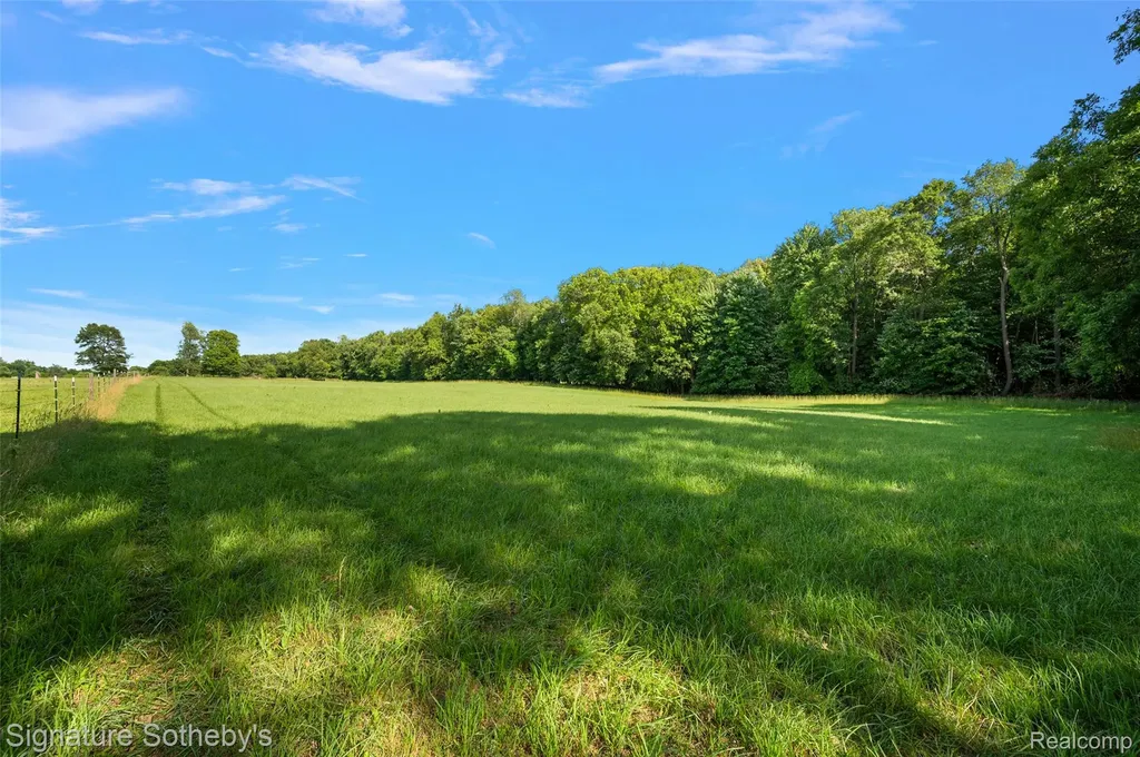 3915 Mcginnis Road Groveland Township MI 48442