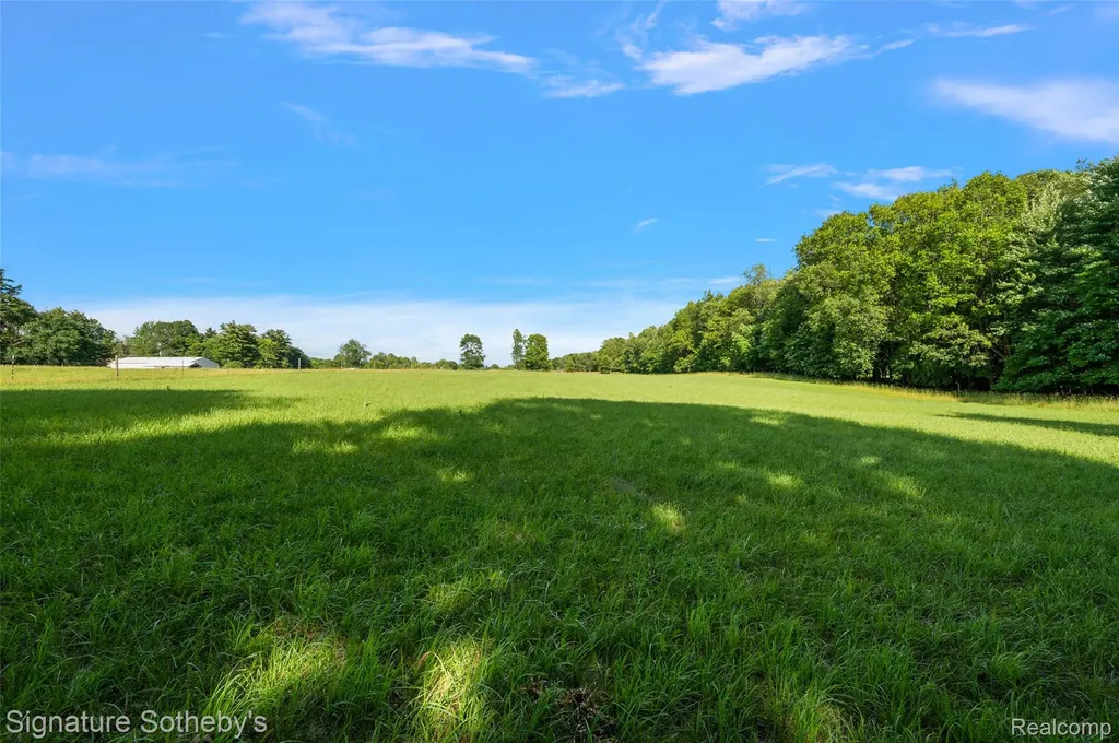 3915 Mcginnis Road Groveland Township MI 48442