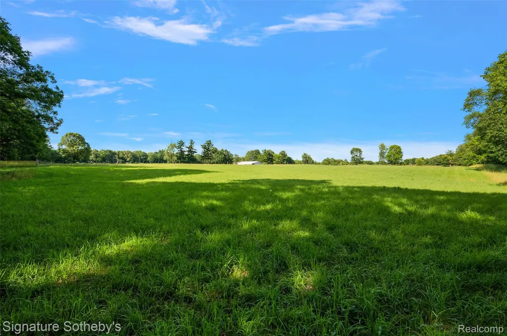 3915 Mcginnis Road Groveland Township MI 48442