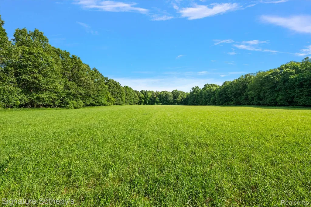 3915 Mcginnis Road Groveland Township MI 48442