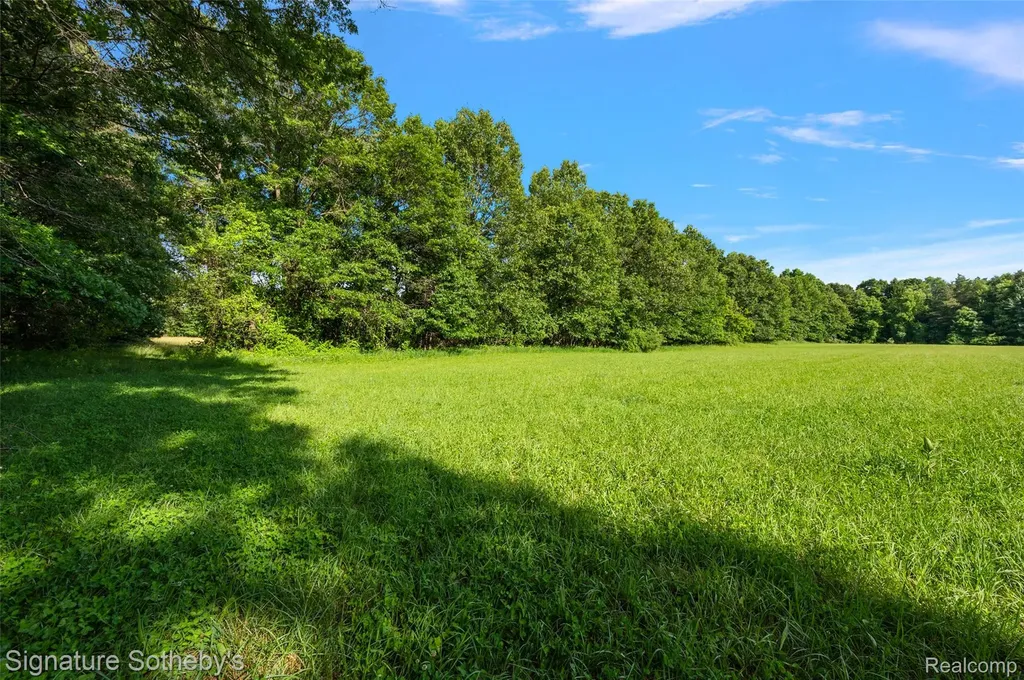 3915 Mcginnis Road Groveland Township MI 48442