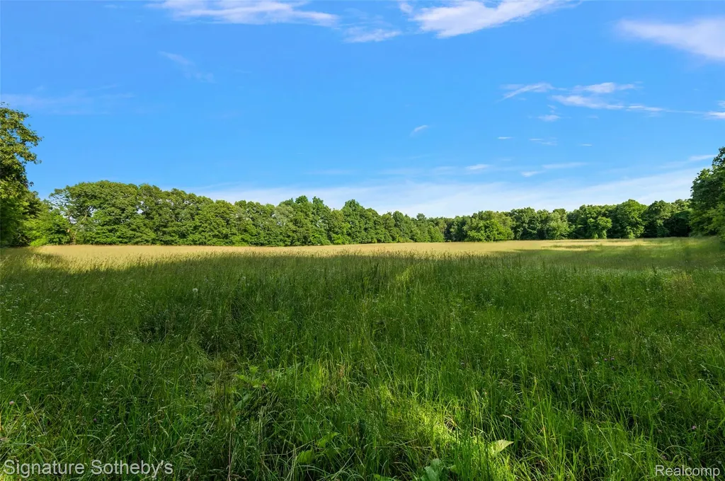 3915 Mcginnis Road Groveland Township MI 48442