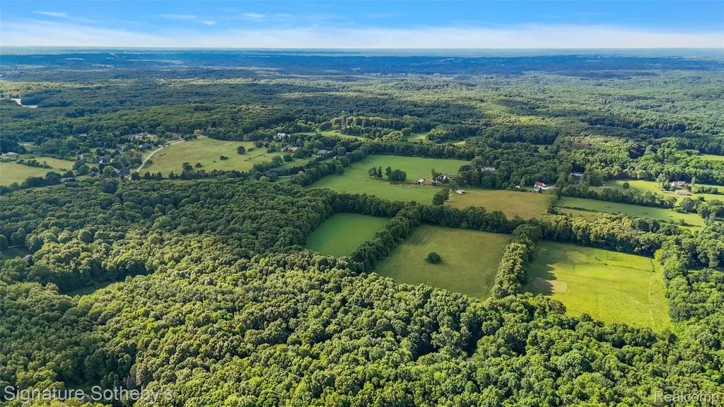 3915 Mcginnis Road Groveland Township MI 48442