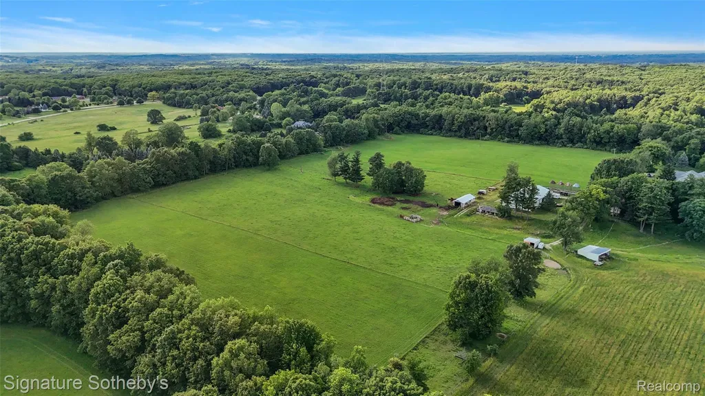 3915 Mcginnis Road Groveland Township MI 48442