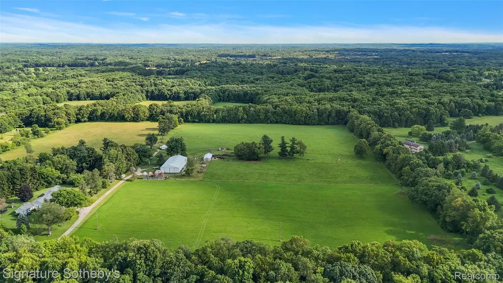 3915 Mcginnis Road Groveland Township MI 48442