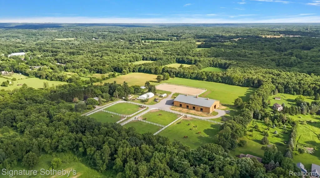 3915 Mcginnis Road Groveland Township MI 48442