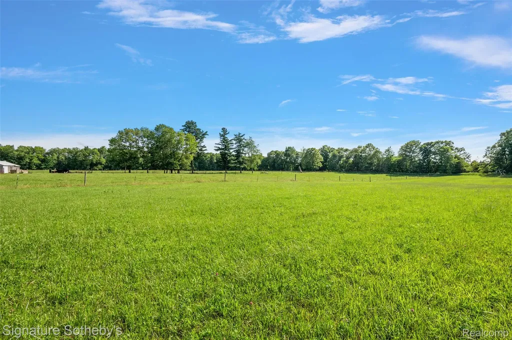 3915 Mcginnis Road Groveland Township MI 48442