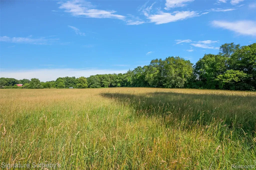 3915 Mcginnis Road Groveland Township MI 48442