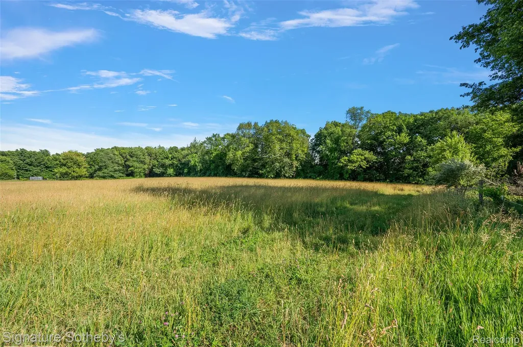 3915 Mcginnis Road Groveland Township MI 48442