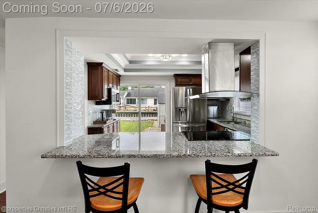 22482 Beach Street St. Clair Shores City MI 48081