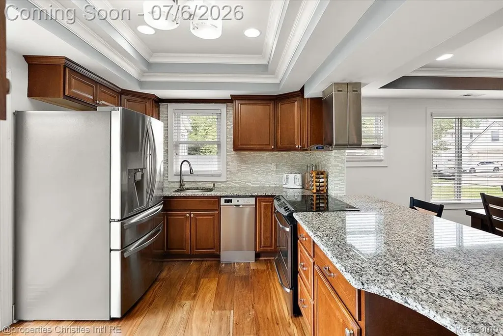 22482 Beach Street St. Clair Shores City MI 48081