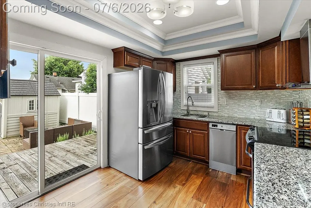 22482 Beach Street St. Clair Shores City MI 48081