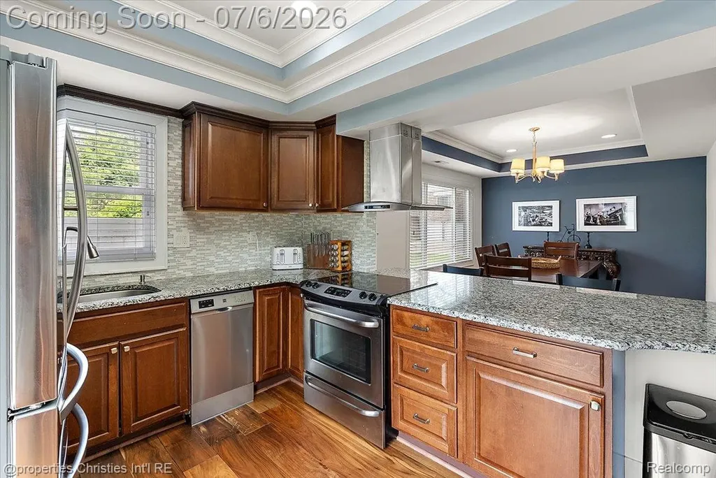 22482 Beach Street St. Clair Shores City MI 48081