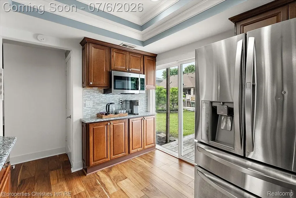 22482 Beach Street St. Clair Shores City MI 48081
