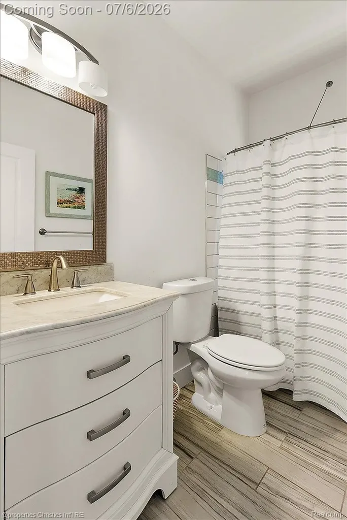 22482 Beach Street St. Clair Shores City MI 48081