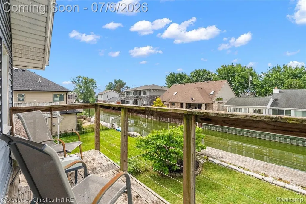 22482 Beach Street St. Clair Shores City MI 48081