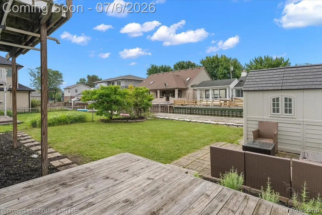 22482 Beach Street St. Clair Shores City MI 48081