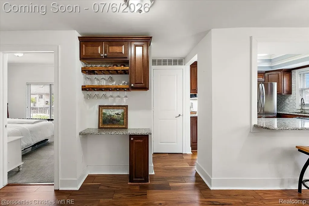 22482 Beach Street St. Clair Shores City MI 48081