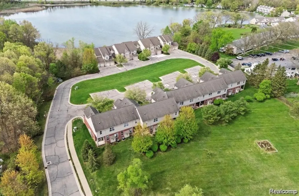 5953 High Point Court Brighton Township MI 48116