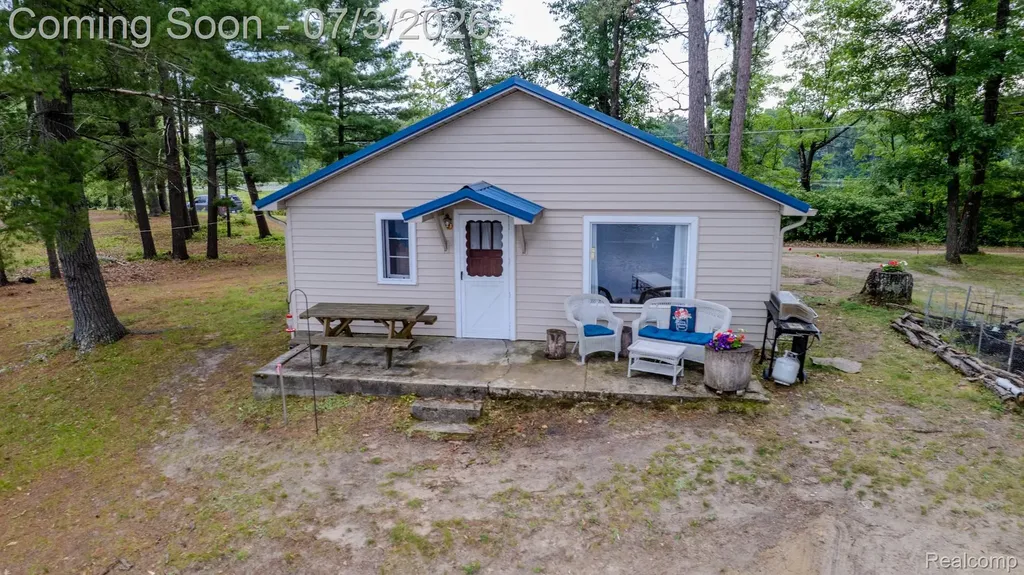 8272 Paradise Drive Plainfield Township MI 48761