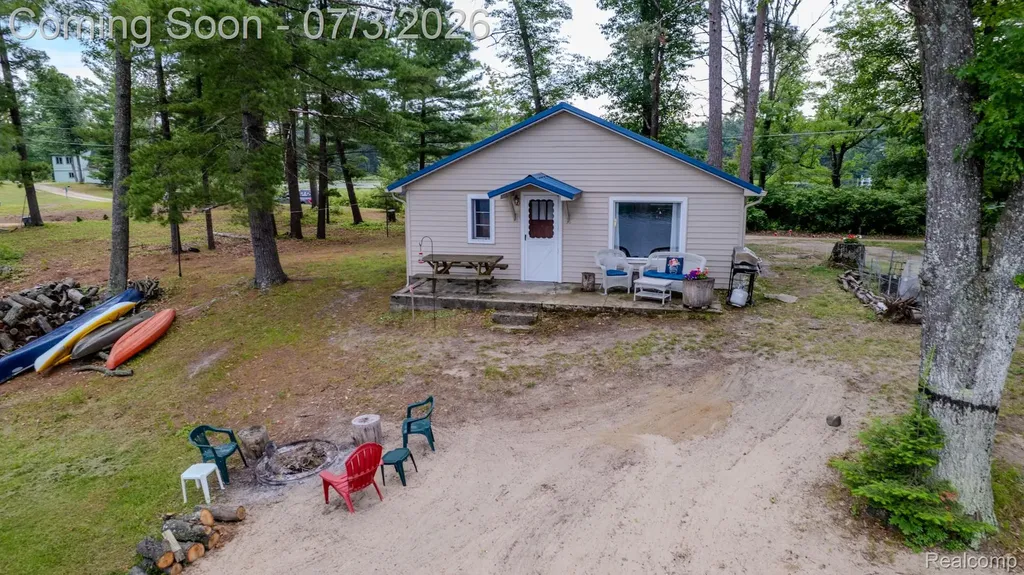 8272 Paradise Drive Plainfield Township MI 48761