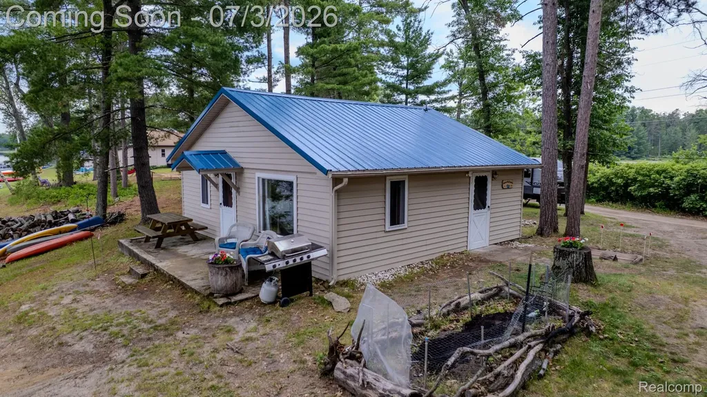8272 Paradise Drive Plainfield Township MI 48761