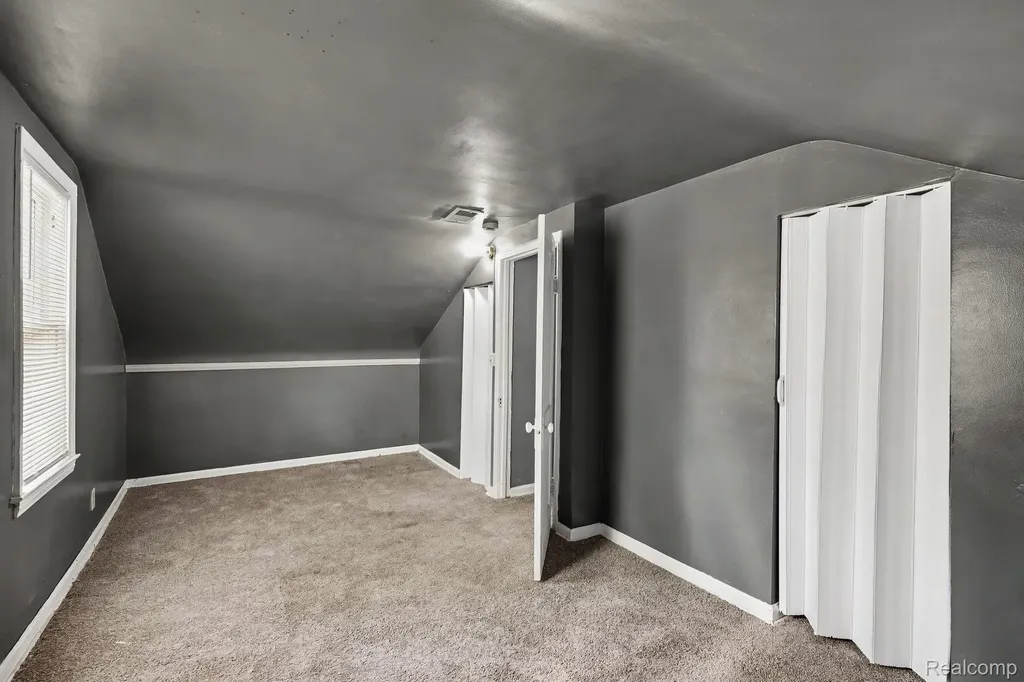 21716 Lakeview Street St. Clair Shores City MI 48080