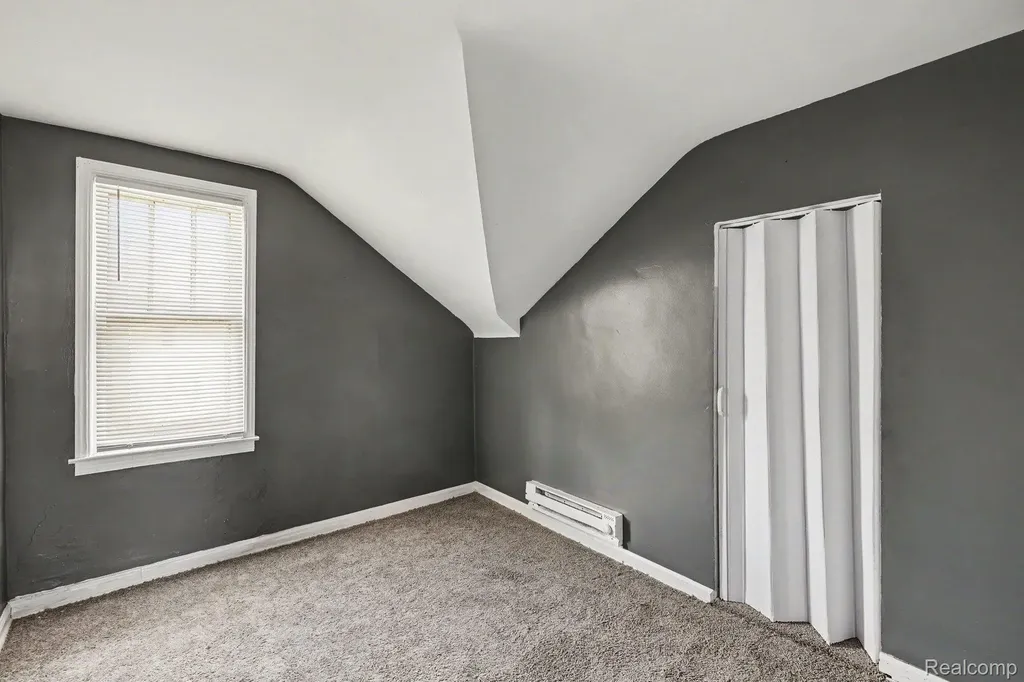 21716 Lakeview Street St. Clair Shores City MI 48080