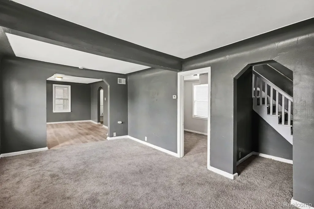 21716 Lakeview Street St. Clair Shores City MI 48080
