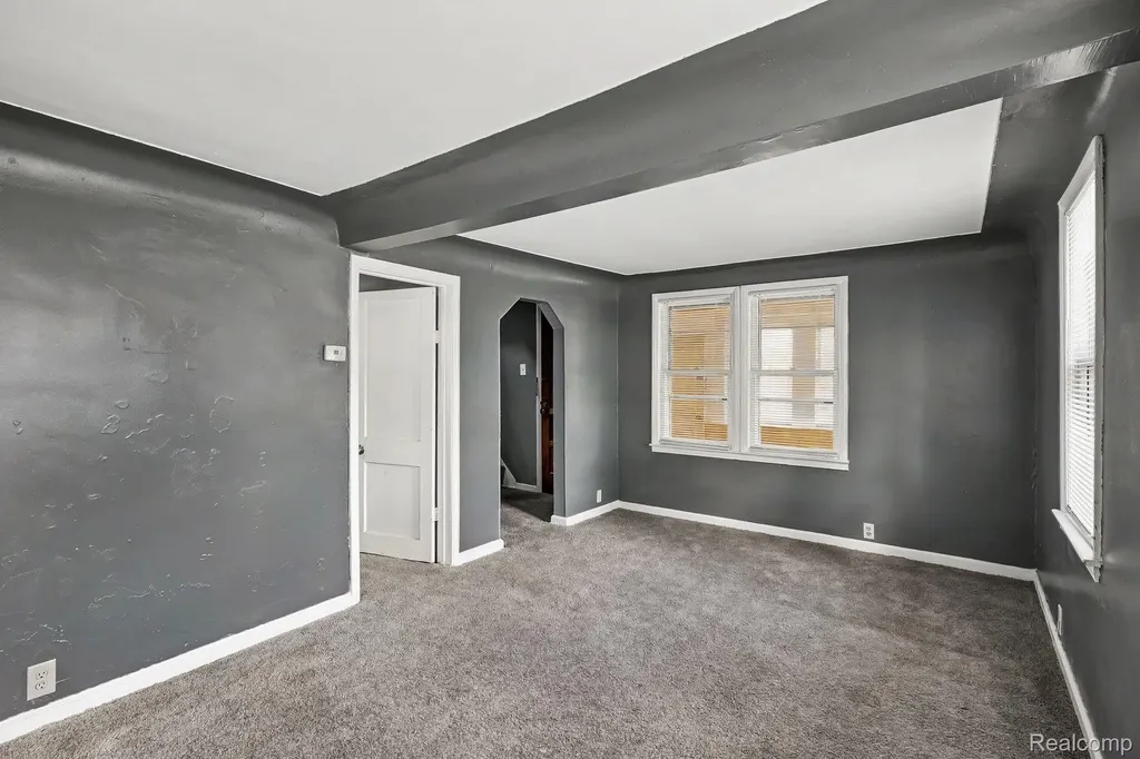 21716 Lakeview Street St. Clair Shores City MI 48080