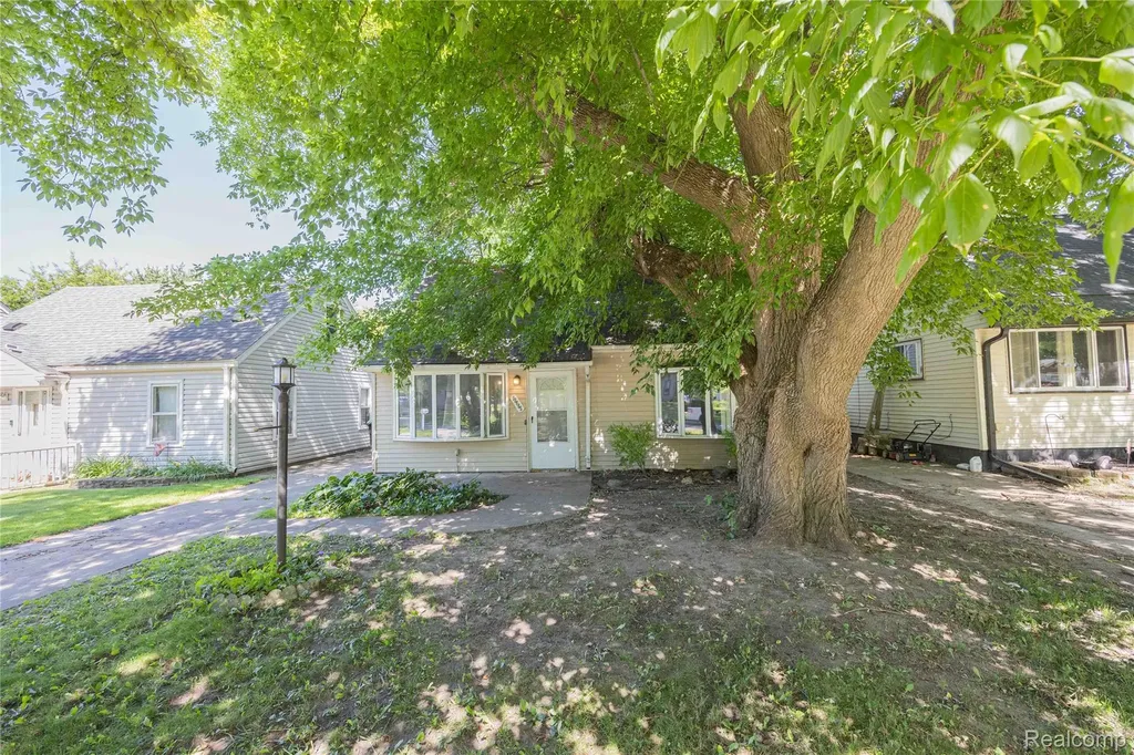 13665 Marvin Street Taylor City MI 48180