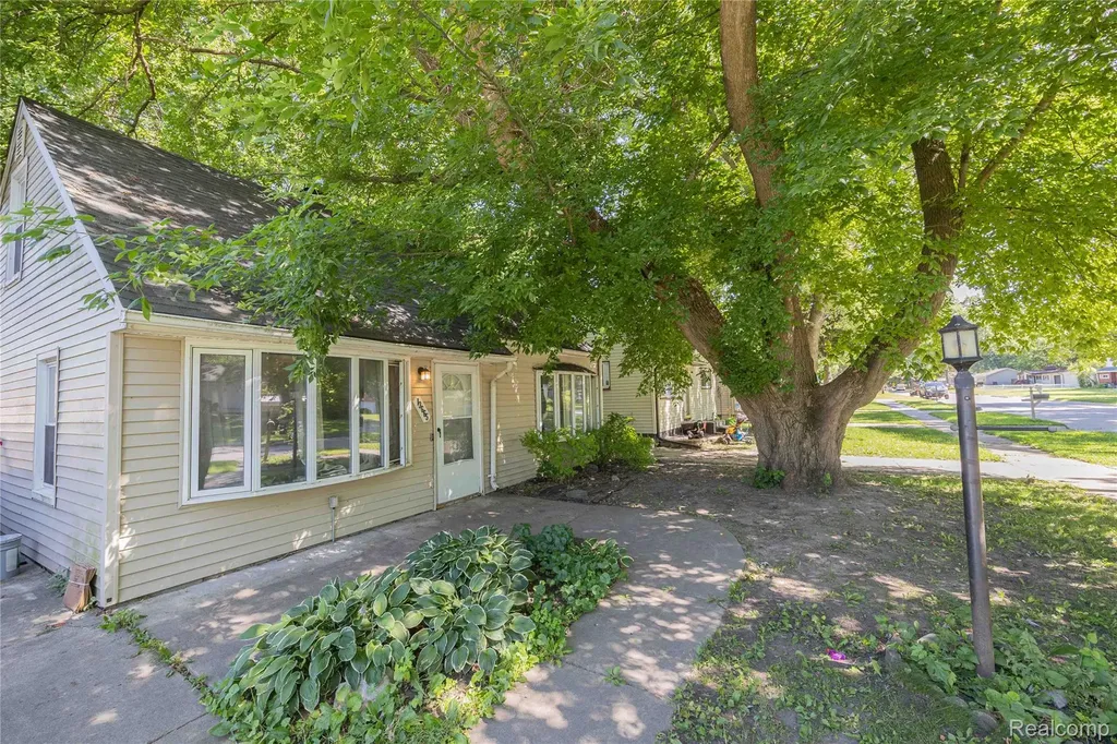 13665 Marvin Street Taylor City MI 48180