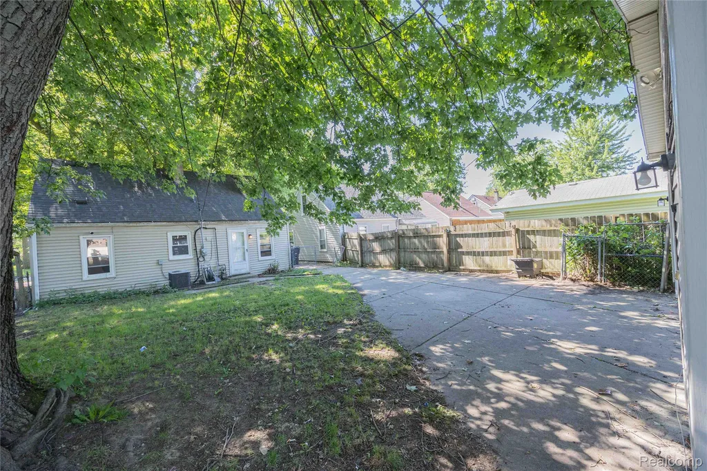 13665 Marvin Street Taylor City MI 48180