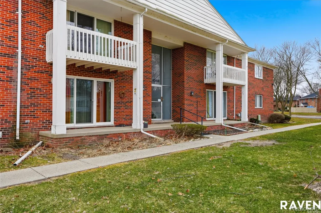 42450 Sheldon Place Clinton Charter Township MI 48038