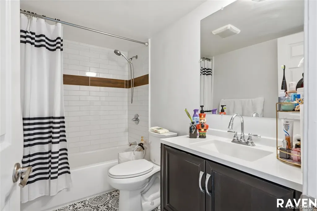 42450 Sheldon Place Clinton Charter Township MI 48038