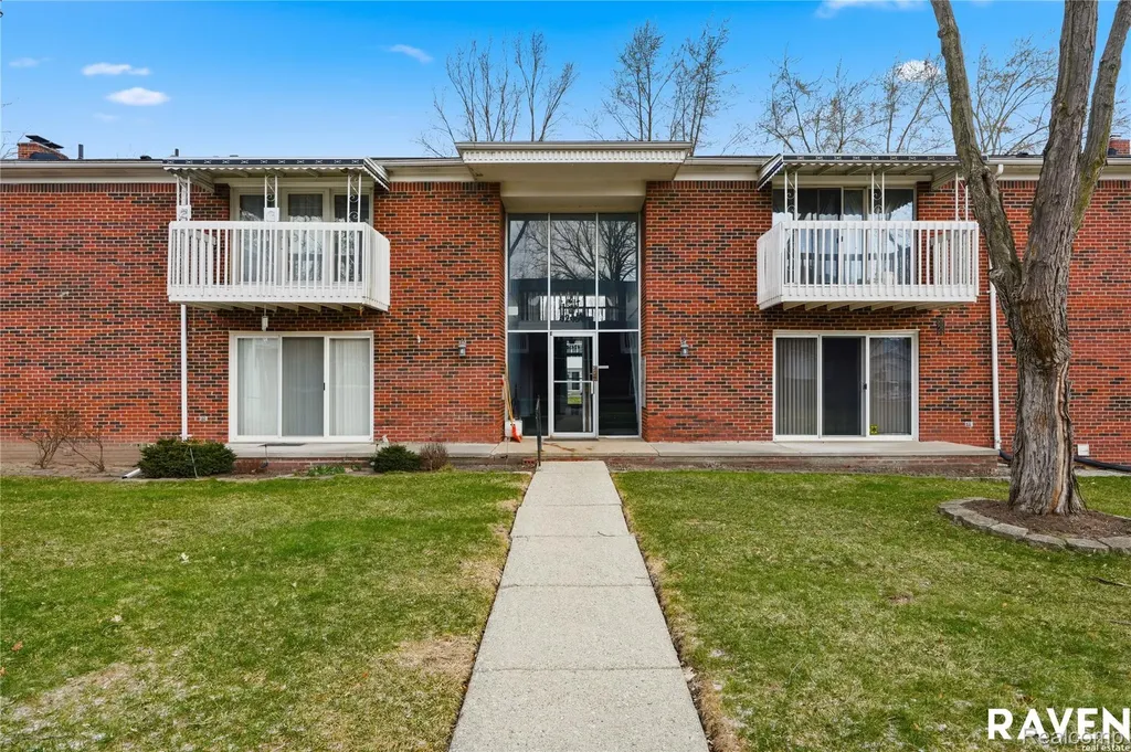 42450 Sheldon Place Clinton Charter Township MI 48038