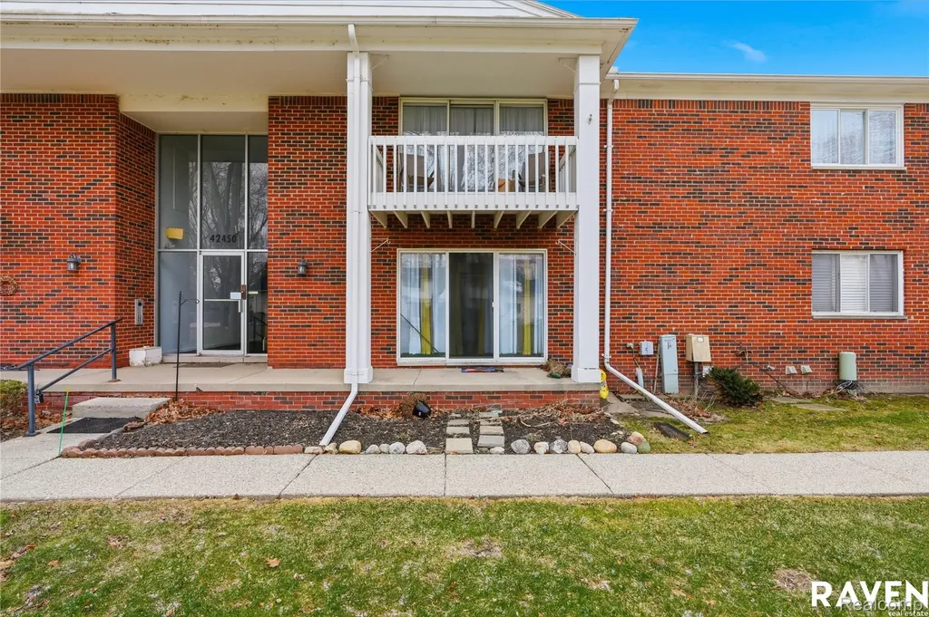 42450 Sheldon Place Clinton Charter Township MI 48038