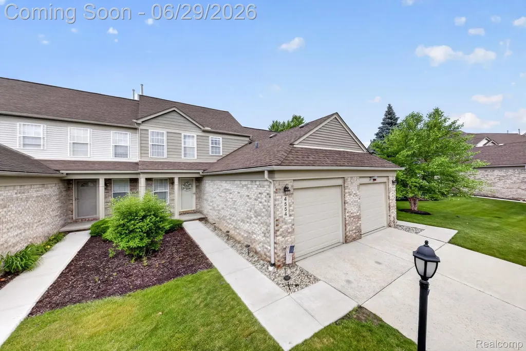 4554 Hunters Circle E Canton Charter Township MI 48188