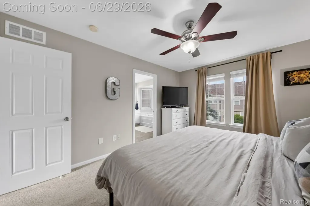 4554 Hunters Circle E Canton Charter Township MI 48188