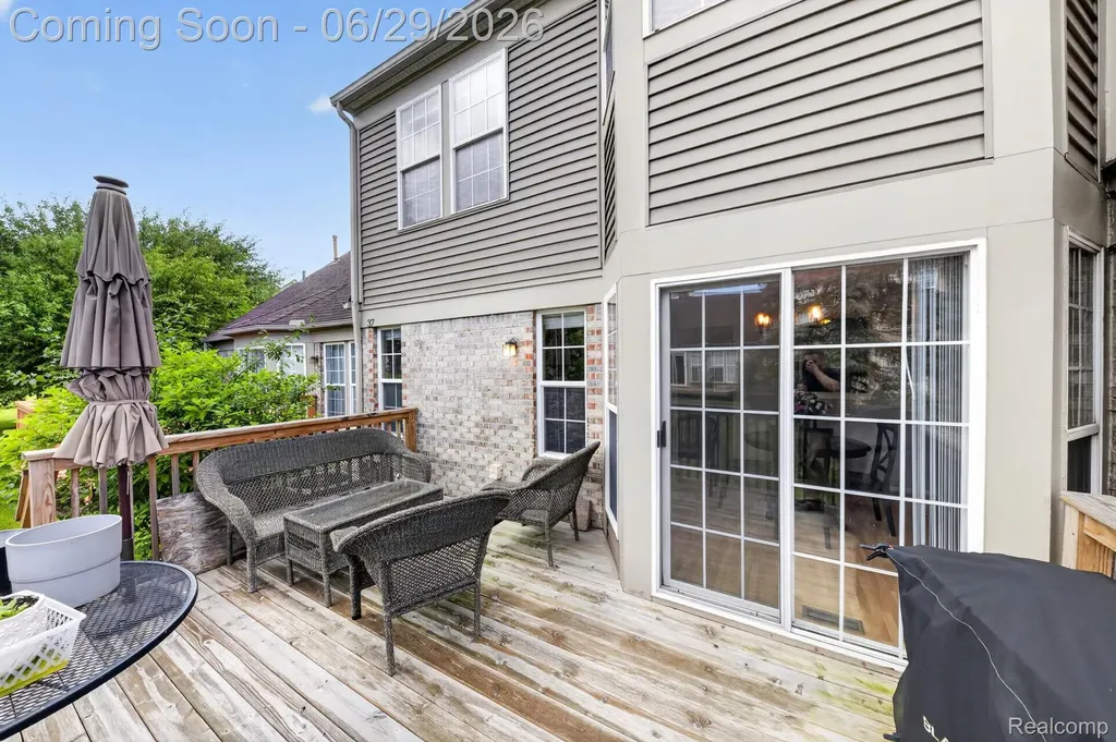 4554 Hunters Circle E Canton Charter Township MI 48188