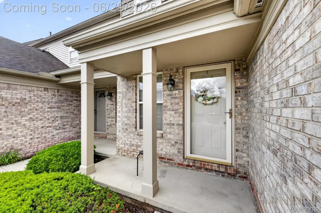 4554 Hunters Circle E Canton Charter Township MI 48188