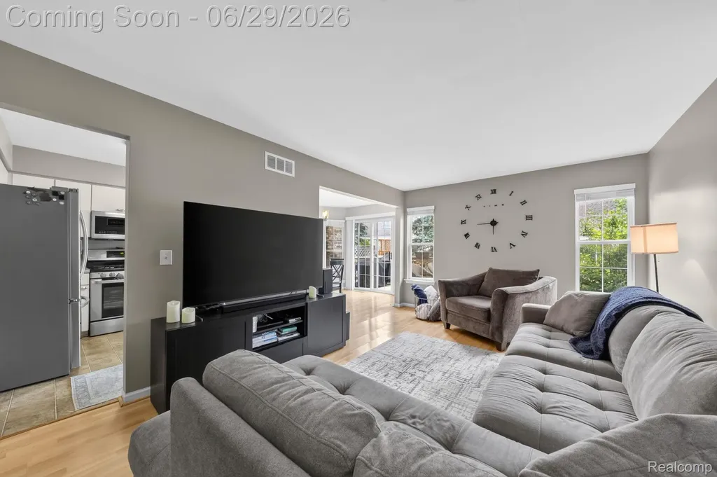 4554 Hunters Circle E Canton Charter Township MI 48188