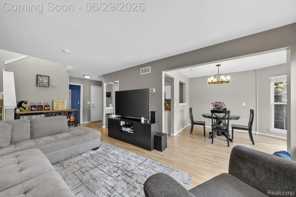 4554 Hunters Circle E Canton Charter Township MI 48188