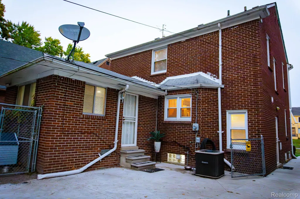 16729 Glastonbury Road Detroit City MI 48219