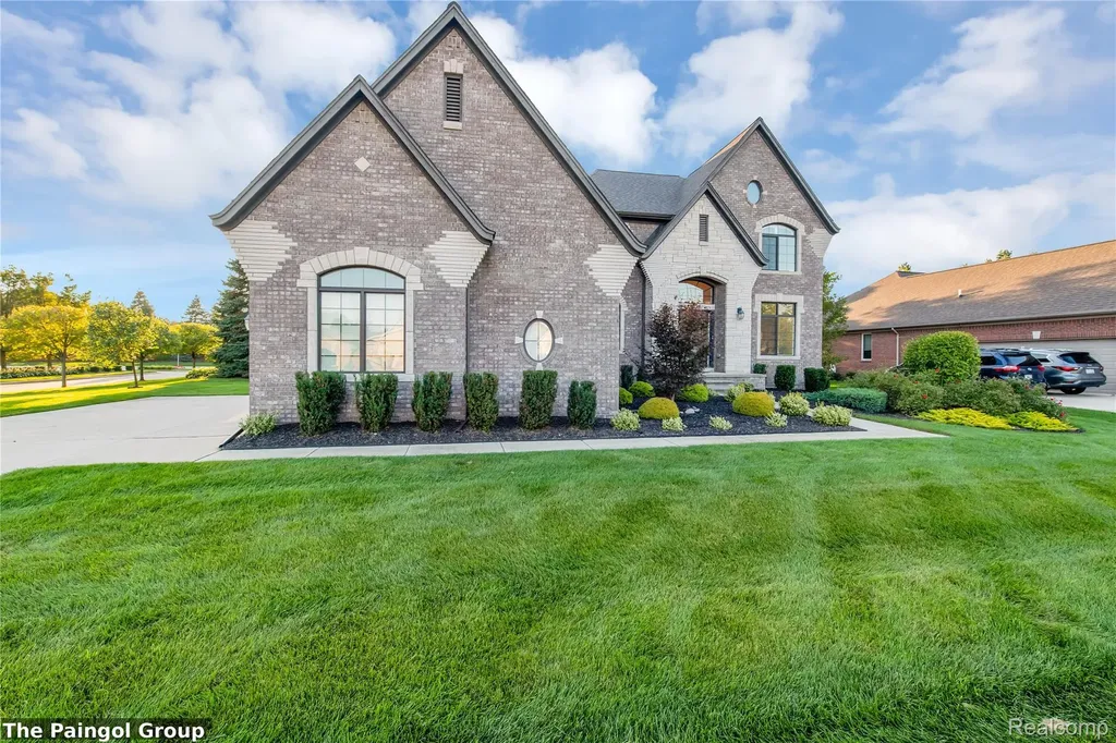 54491 Preston Pines Lane Shelby Charter Township MI 48315