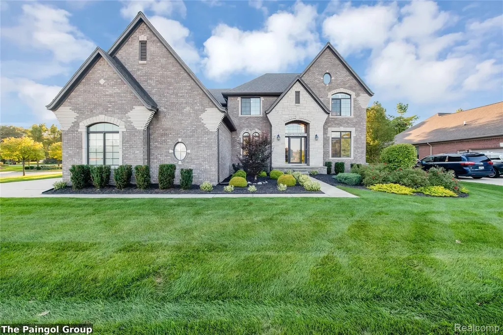 54491 Preston Pines Lane Shelby Charter Township MI 48315