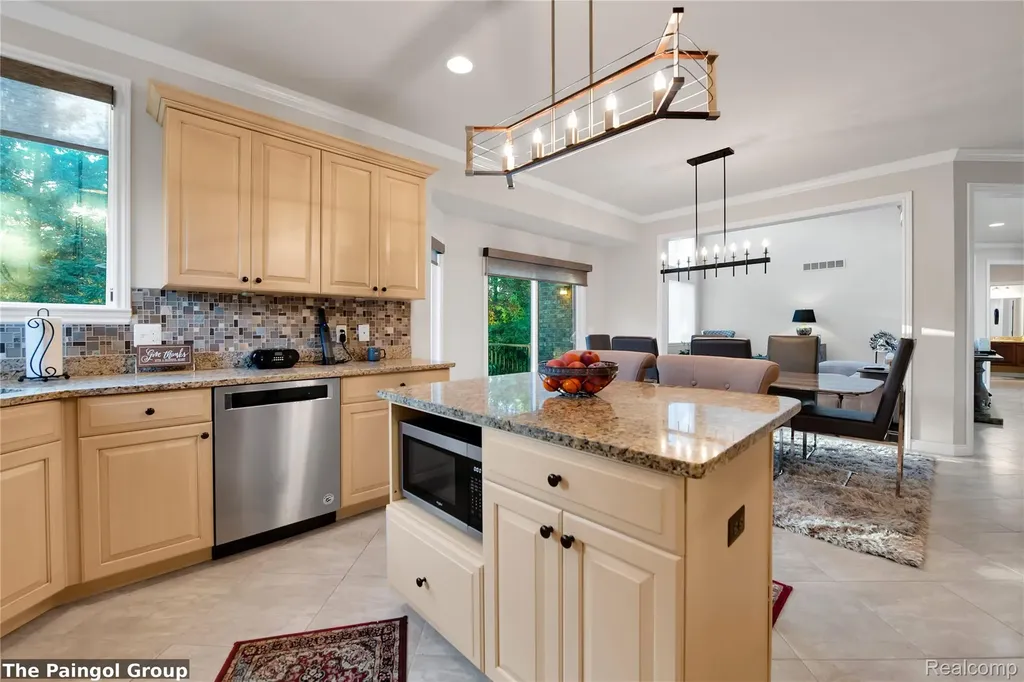 54491 Preston Pines Lane Shelby Charter Township MI 48315