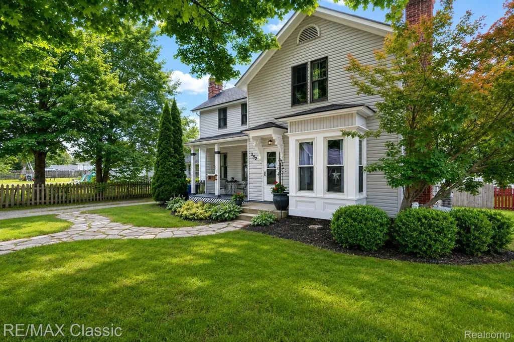 352 Meribah Highland Charter Township MI 48356